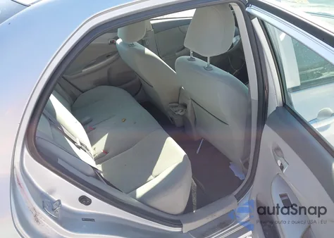 2010 Toyota Corolla Le z USA, uszkodzony, nr VIN 2T1BU4EE2AC228940